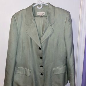 Women’s pantsuit